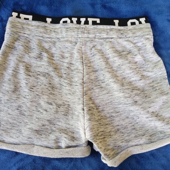 Grey shorts with pockets NWOT - Picture 2 of 6